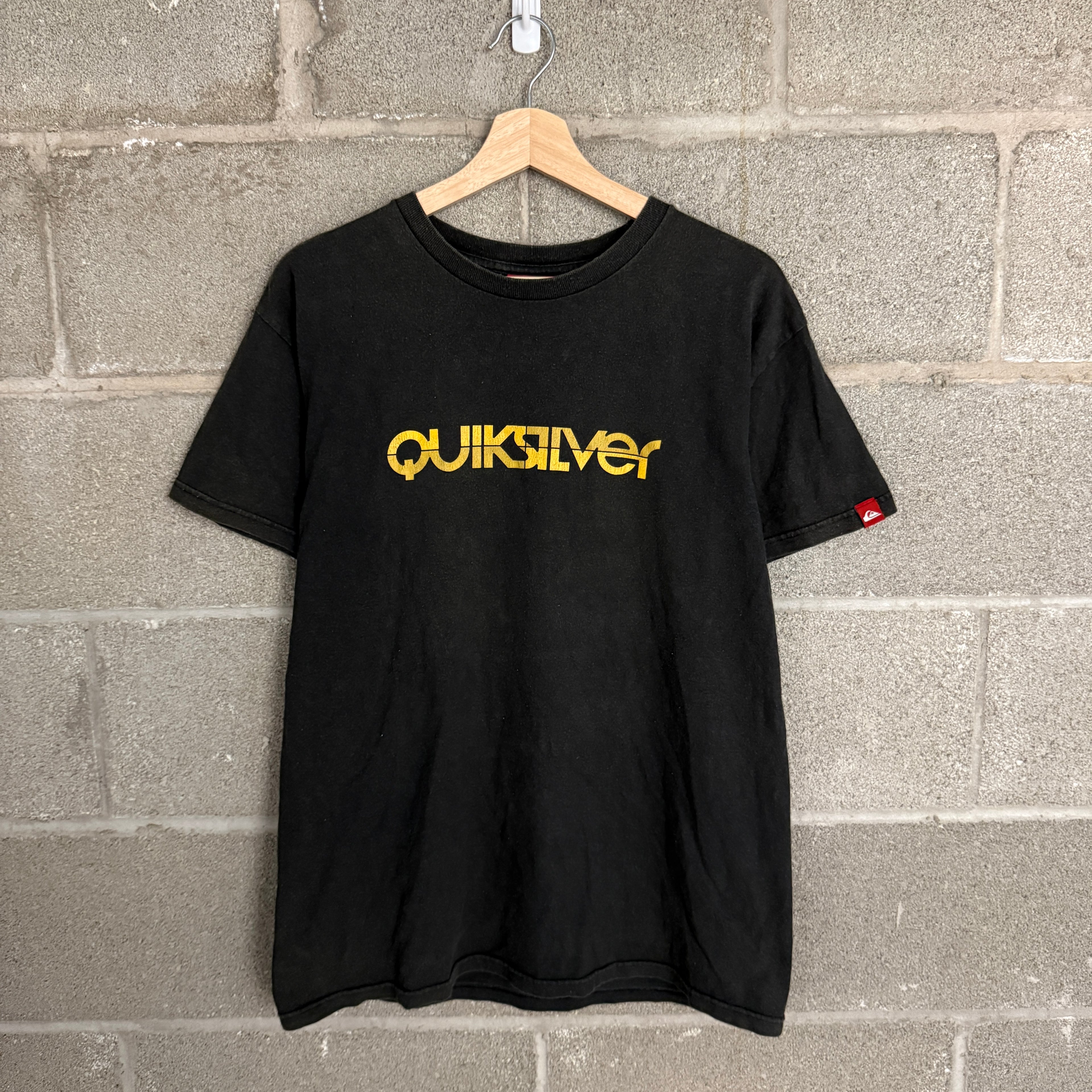 (M) Quiksilver Spellout