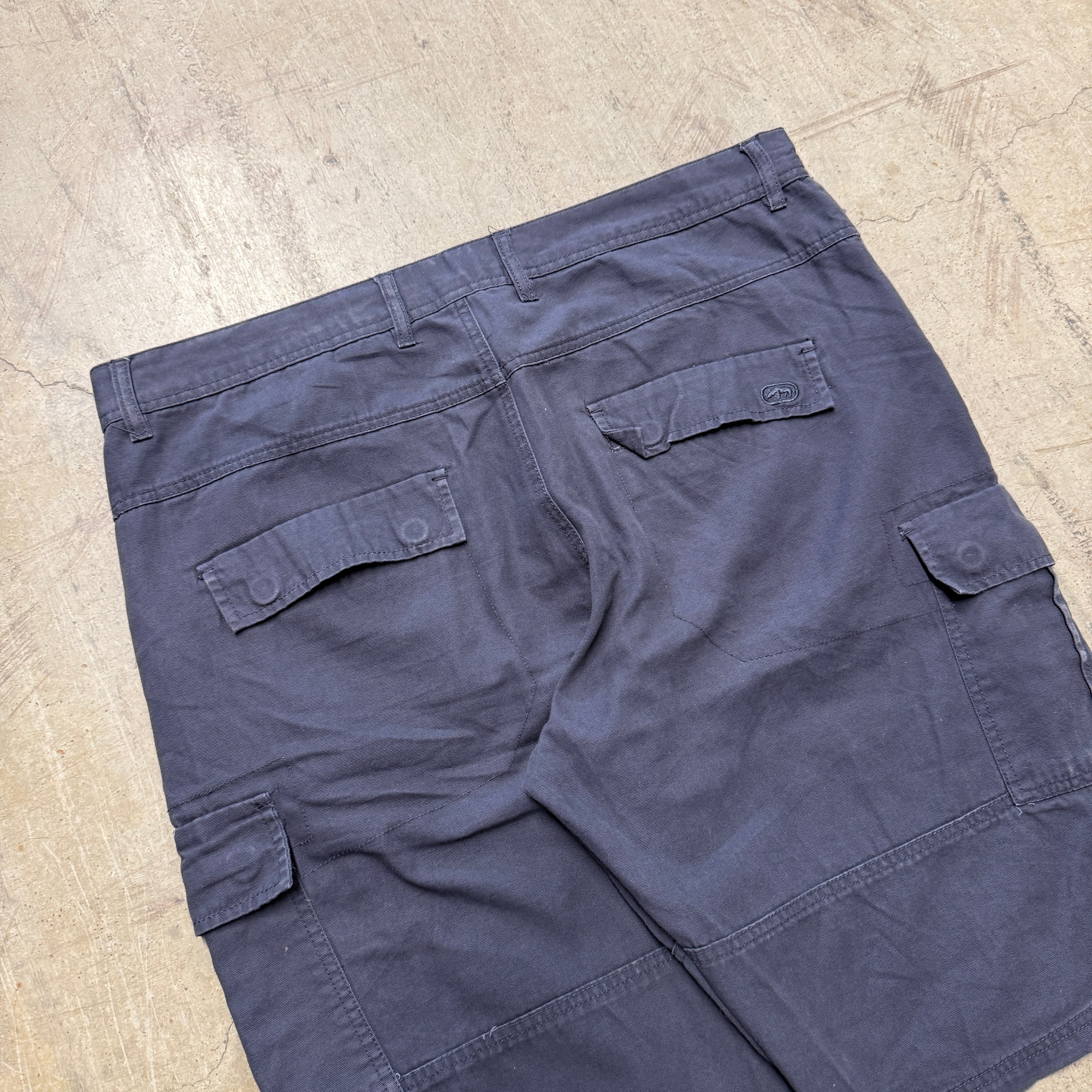 (36) Ecko Unltd Baggy Cargo Shorts