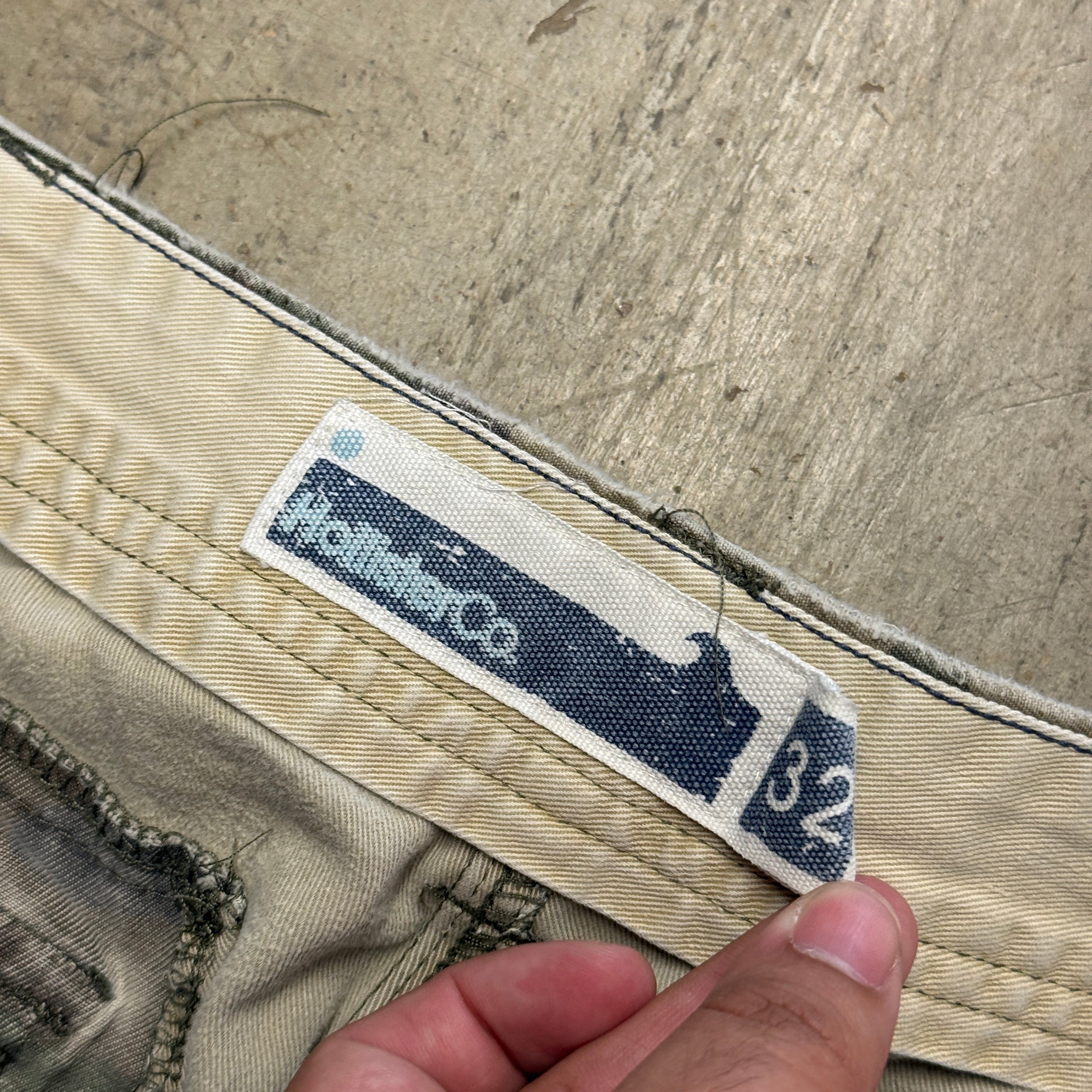 (34) Hollister Camo Cargo Shorts